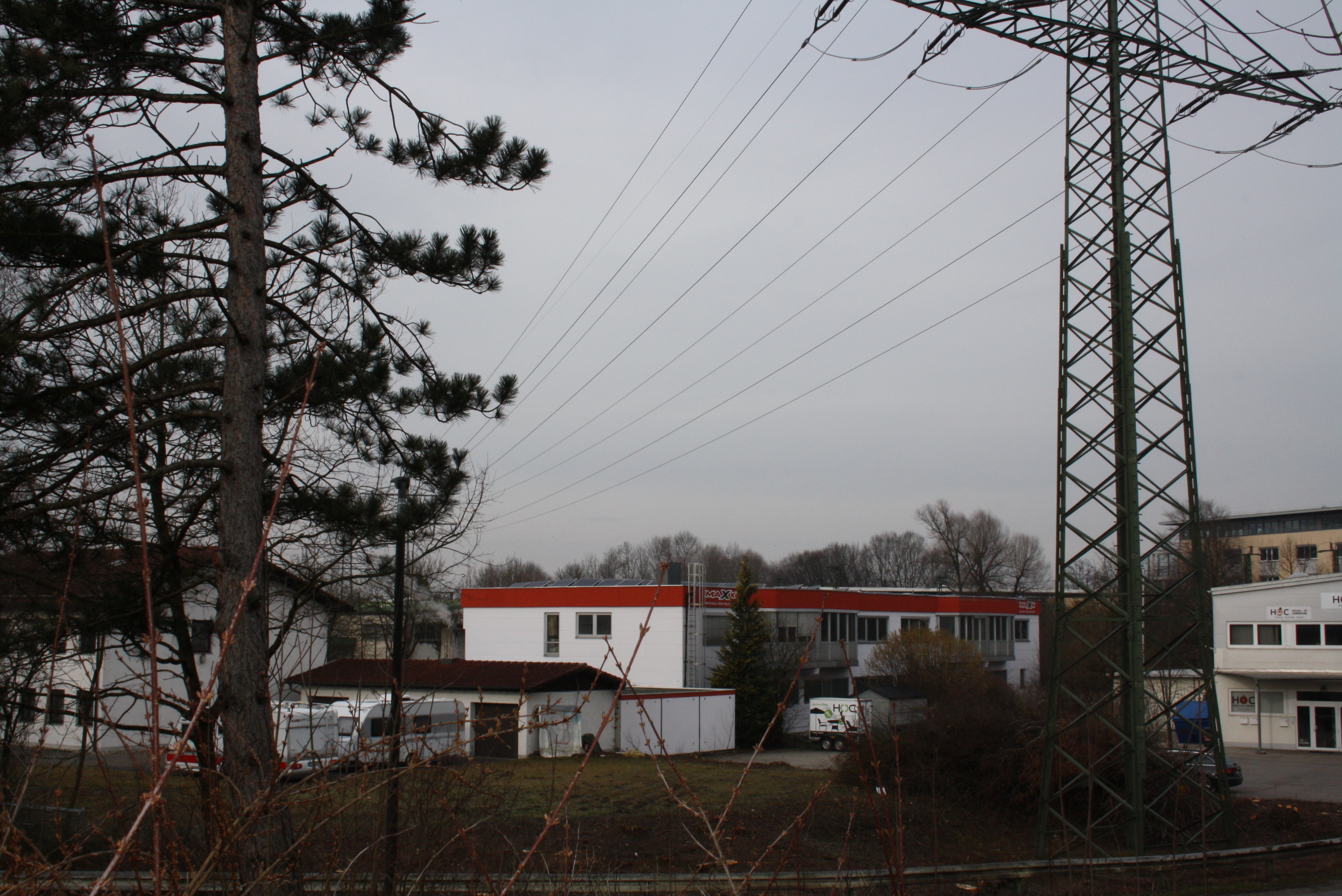 16 Fam.: FPO Bahn, Abdichtung Balkon ca. 300m²; FPO Bahn, TG Abdichtung ca. 200 m²; Spenglerarbeiten in Uginox 0,5mm // MAXX: Flachdachsanierung 